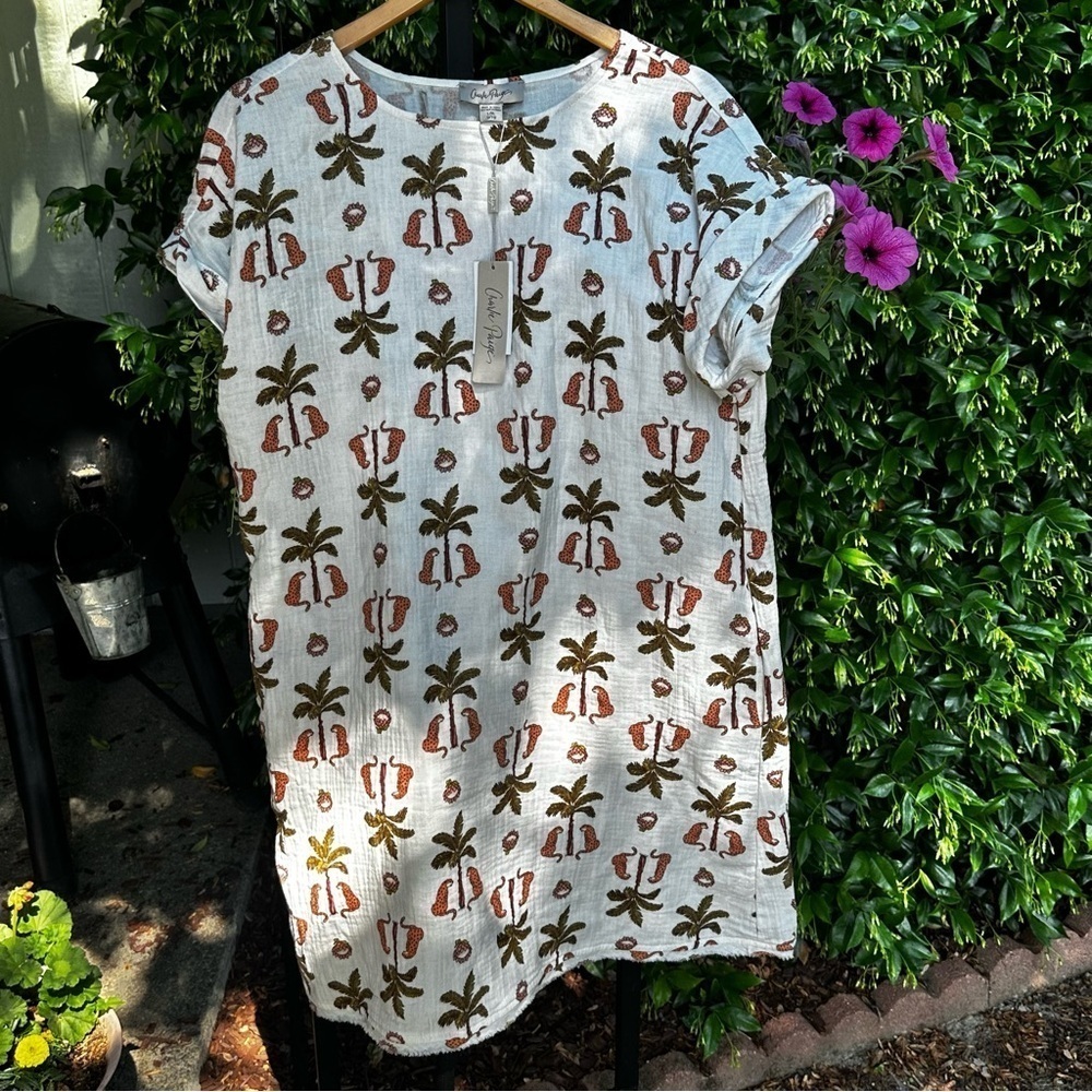 Charlie Paige White print tropical new with tags  Dress